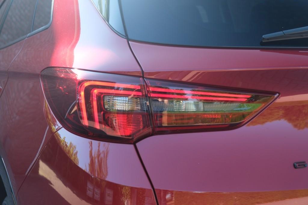 Opel Grandland 1.2 Turbo 130pk EAT8 GS | Navi | App Connect | Adaptive Cruise | Camera | Alcantara | Winter Pakket afbeelding 33