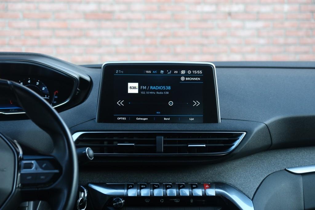 Peugeot 3008 1.2 PureTech 130pk Allure | Navi | App Connect | Climate | Cruise | PDC afbeelding 13
