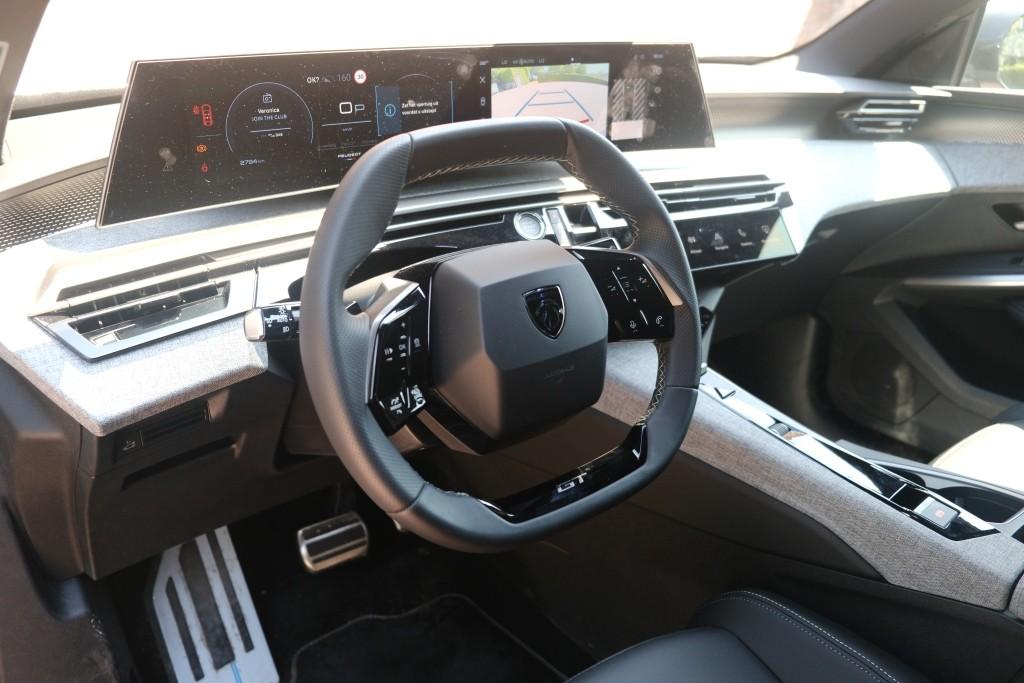 Peugeot 3008 1.2 Hybrid 145pk e-DCS6 GT | Navi | App Connect | Climate | Adaptive Cruise | Camera | Elektrische Achterklep | Winter Pakket afbeelding 8