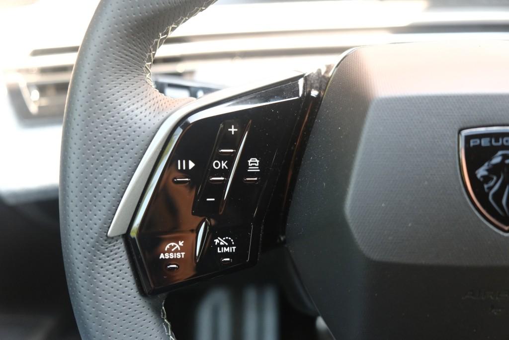 Peugeot 3008 1.2 Hybrid 145pk e-DCS6 GT | Navi | App Connect | Climate | Adaptive Cruise | Camera | Elektrische Achterklep | Winter Pakket afbeelding 9