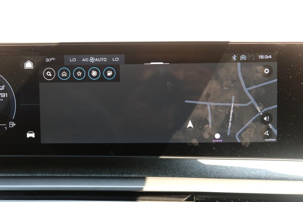 Peugeot 3008 1.2 Hybrid 145pk e-DCS6 GT | Navi | App Connect | Climate | Adaptive Cruise | Camera | Elektrische Achterklep | Winter Pakket afbeelding 16