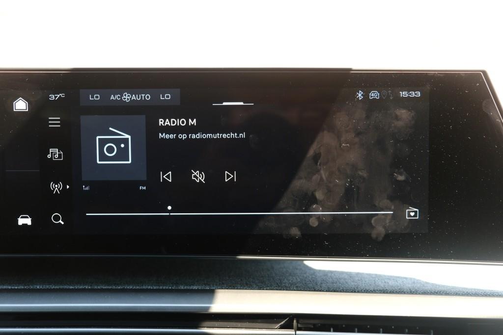 Peugeot 3008 1.2 Hybrid 145pk e-DCS6 GT | Navi | App Connect | Climate | Adaptive Cruise | Camera | Elektrische Achterklep | Winter Pakket afbeelding 17