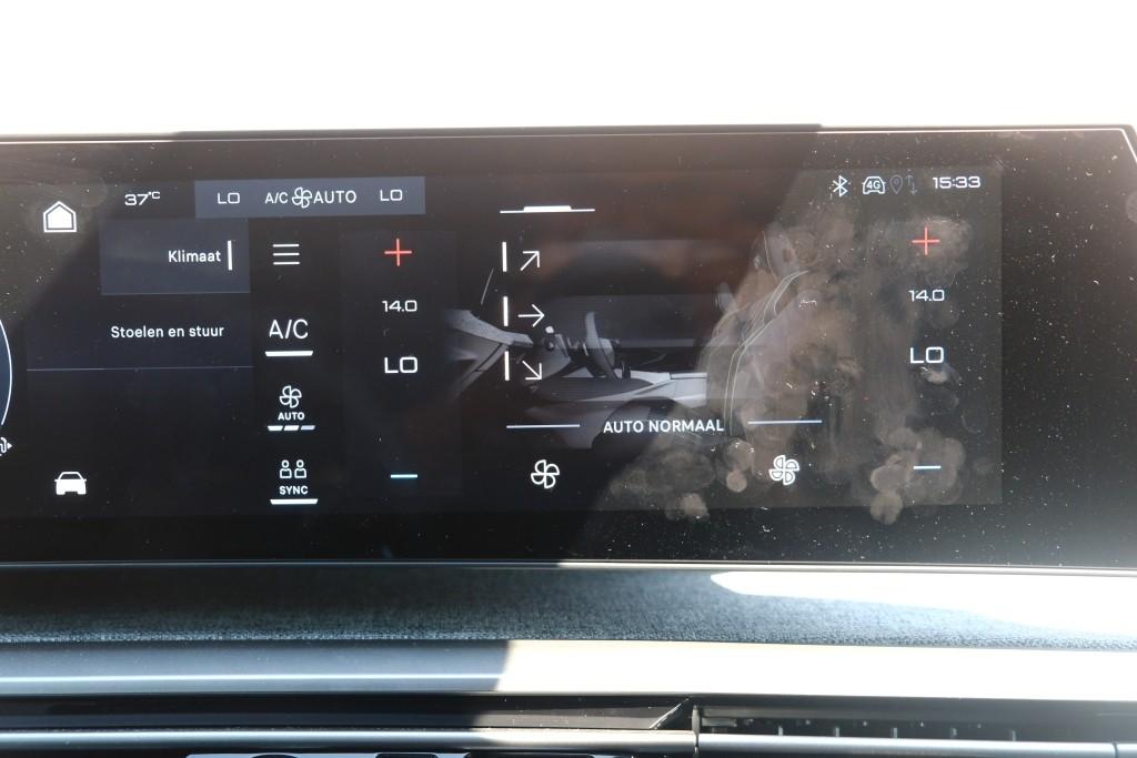 Peugeot 3008 1.2 Hybrid 145pk e-DCS6 GT | Navi | App Connect | Climate | Adaptive Cruise | Camera | Elektrische Achterklep | Winter Pakket afbeelding 21