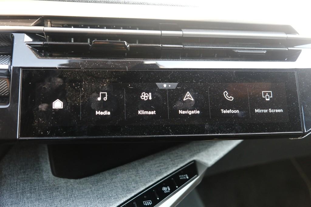 Peugeot 3008 1.2 Hybrid 145pk e-DCS6 GT | Navi | App Connect | Climate | Adaptive Cruise | Camera | Elektrische Achterklep | Winter Pakket afbeelding 23