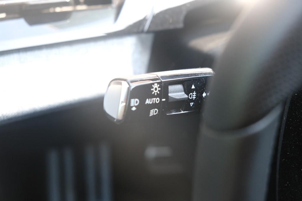 Peugeot 3008 1.2 Hybrid 145pk e-DCS6 GT | Navi | App Connect | Climate | Adaptive Cruise | Camera | Elektrische Achterklep | Winter Pakket afbeelding 26