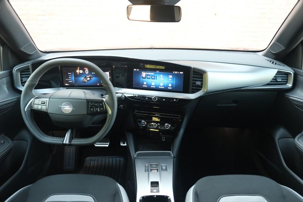 Opel Mokka-e 54 kWh GS | Navi | App Connect | Climate | Adaptive Cruise | Camera | Dodehoek | Camera | PDC | Technologie-Pakket afbeelding 7
