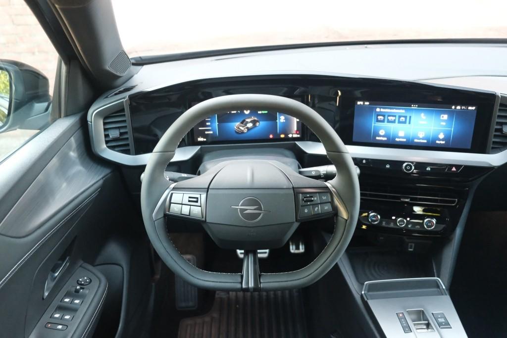 Opel Mokka-e 54 kWh GS | Navi | App Connect | Climate | Adaptive Cruise | Camera | Dodehoek | Camera | PDC | Technologie-Pakket afbeelding 14