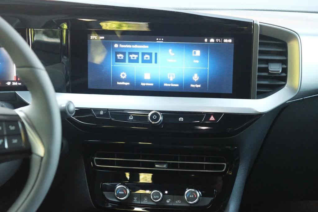 Opel Mokka-e 54 kWh GS | Navi | App Connect | Climate | Adaptive Cruise | Camera | Dodehoek | Camera | PDC | Technologie-Pakket afbeelding 15