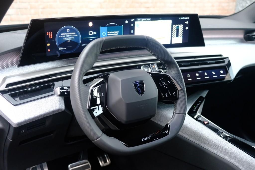 Peugeot 3008 1.2 Hybrid 145pk e-DCS6 GT | Navi | App Connect | Climate | Adaptive Cruise | Camera | Elektrische Achterklep | Winter Pakket afbeelding 8