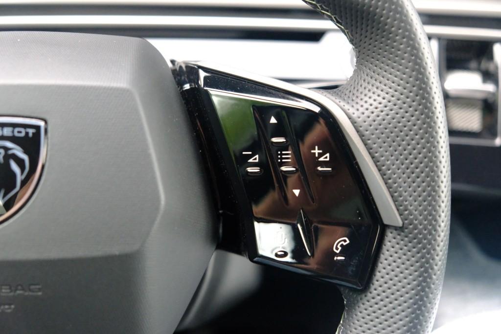 Peugeot 3008 1.2 Hybrid 145pk e-DCS6 GT | Navi | App Connect | Climate | Adaptive Cruise | Camera | Elektrische Achterklep | Winter Pakket afbeelding 10