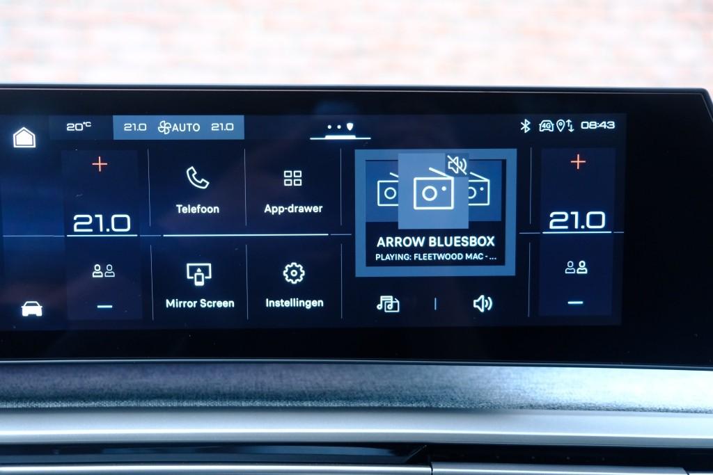 Peugeot 3008 1.2 Hybrid 145pk e-DCS6 GT | Navi | App Connect | Climate | Adaptive Cruise | Camera | Elektrische Achterklep | Winter Pakket afbeelding 15