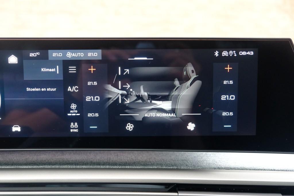 Peugeot 3008 1.2 Hybrid 145pk e-DCS6 GT | Navi | App Connect | Climate | Adaptive Cruise | Camera | Elektrische Achterklep | Winter Pakket afbeelding 21