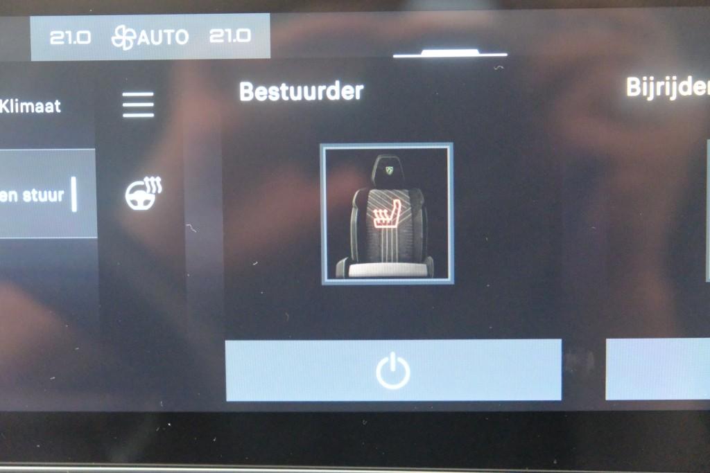 Peugeot 3008 1.2 Hybrid 145pk e-DCS6 GT | Navi | App Connect | Climate | Adaptive Cruise | Camera | Elektrische Achterklep | Winter Pakket afbeelding 22