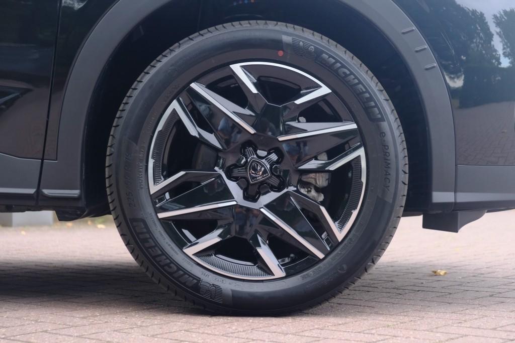 Peugeot 3008 1.2 Hybrid 145pk e-DCS6 GT | Navi | App Connect | Climate | Adaptive Cruise | Camera | Elektrische Achterklep | Winter Pakket afbeelding 31