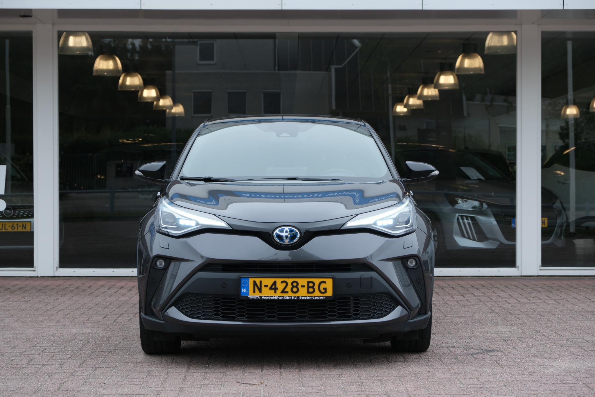 Toyota C-HR 2.0 Hybrid 184pk CVT Style | Navi | Trekhaak | Adaptive Cruise | Camera | Dodehoek | Stoelverwarming afbeelding 3