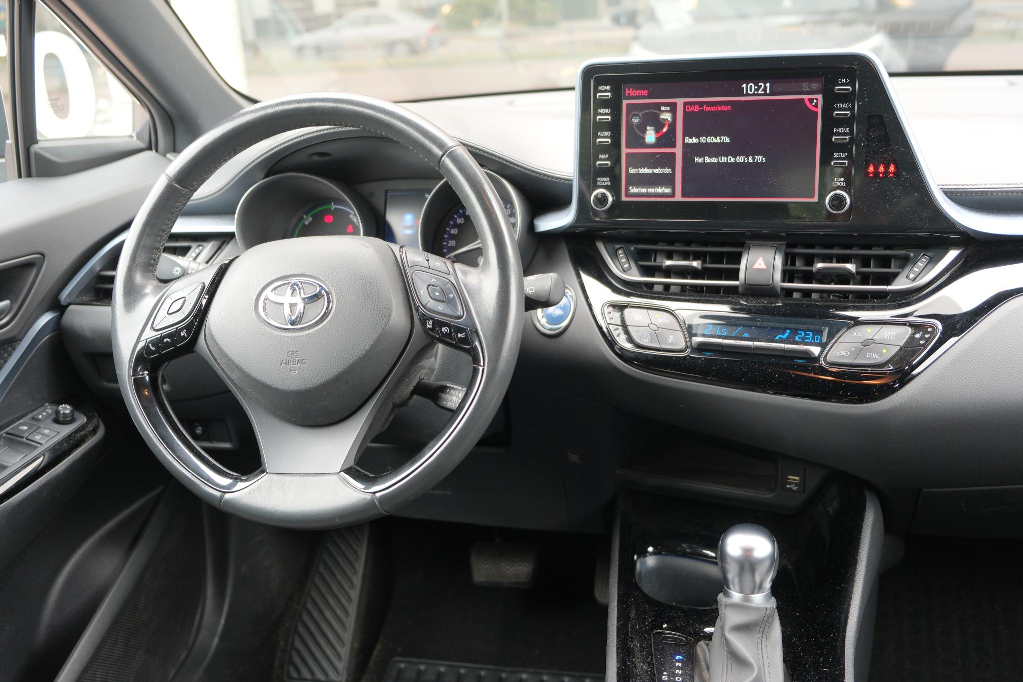 Toyota C-HR 2.0 Hybrid 184pk CVT Style | Navi | Trekhaak | Adaptive Cruise | Camera | Dodehoek | Stoelverwarming afbeelding 7
