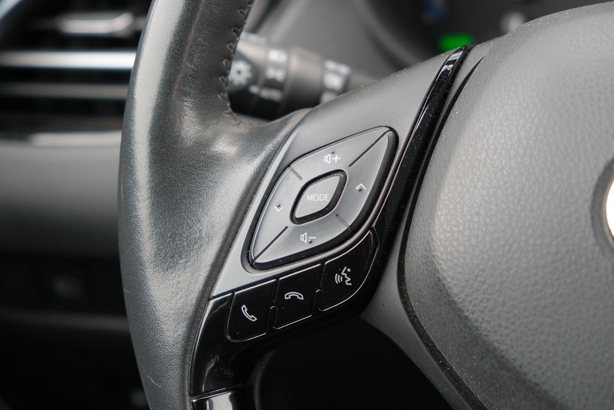 Toyota C-HR 2.0 Hybrid 184pk CVT Style | Navi | Trekhaak | Adaptive Cruise | Camera | Dodehoek | Stoelverwarming afbeelding 14
