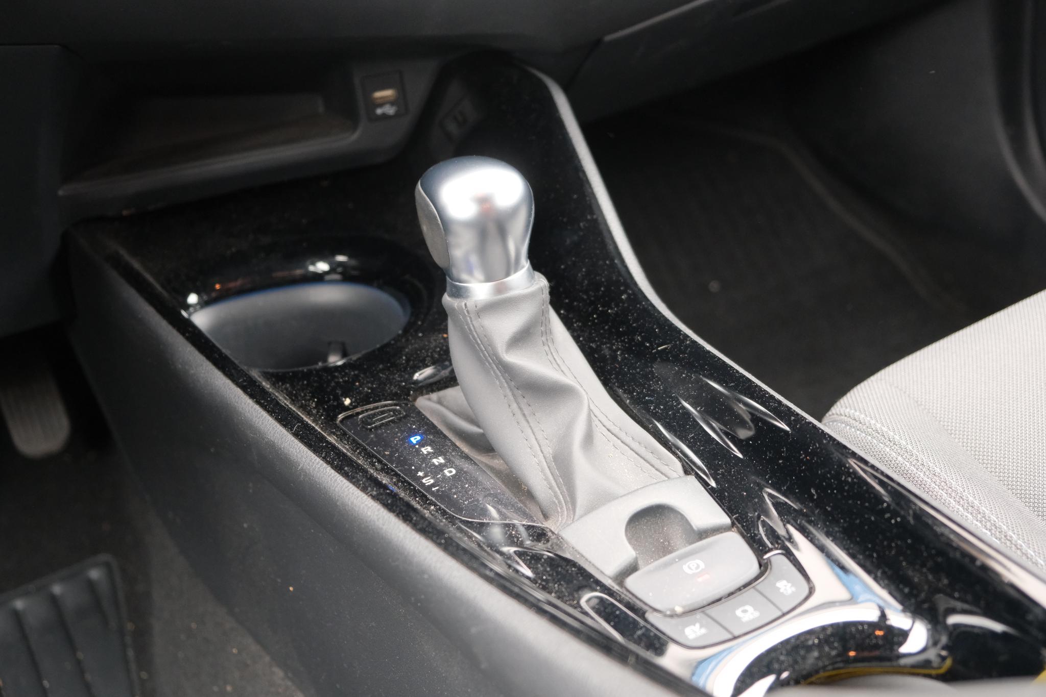 Toyota C-HR 2.0 Hybrid 184pk CVT Style | Navi | Trekhaak | Adaptive Cruise | Camera | Dodehoek | Stoelverwarming afbeelding 20
