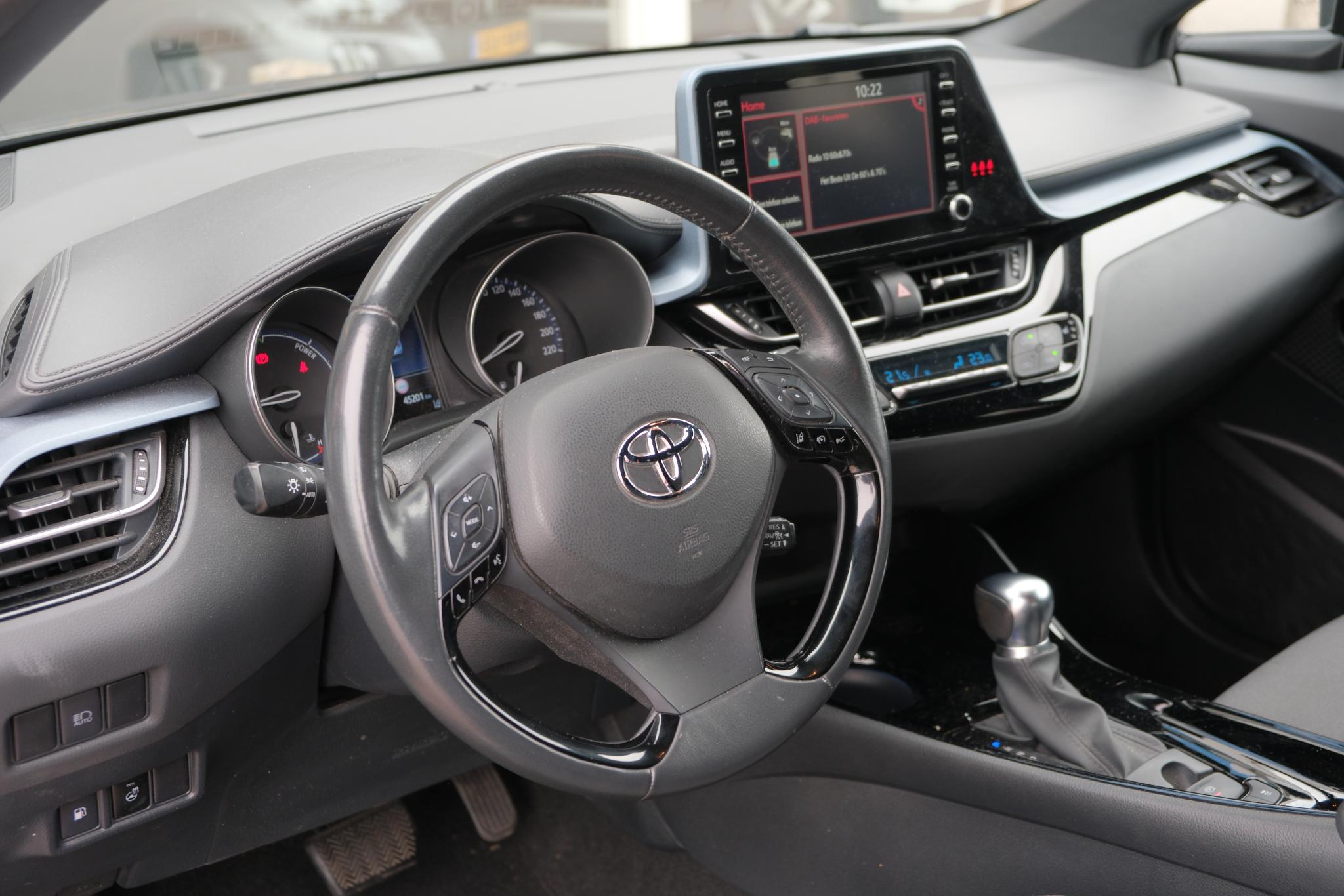 Toyota C-HR 2.0 Hybrid 184pk CVT Style | Navi | Trekhaak | Adaptive Cruise | Camera | Dodehoek | Stoelverwarming afbeelding 21