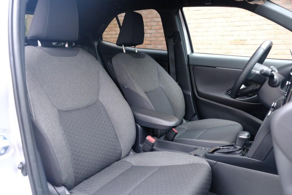 Toyota Yaris Cross 1.5 Hybrid 115pk CVT Dynamic | App Connect | Climate | Adaptive Cruise | Camera | PDC | Stoelverwarming | Stuurwiel Verwarmd afbeelding 5