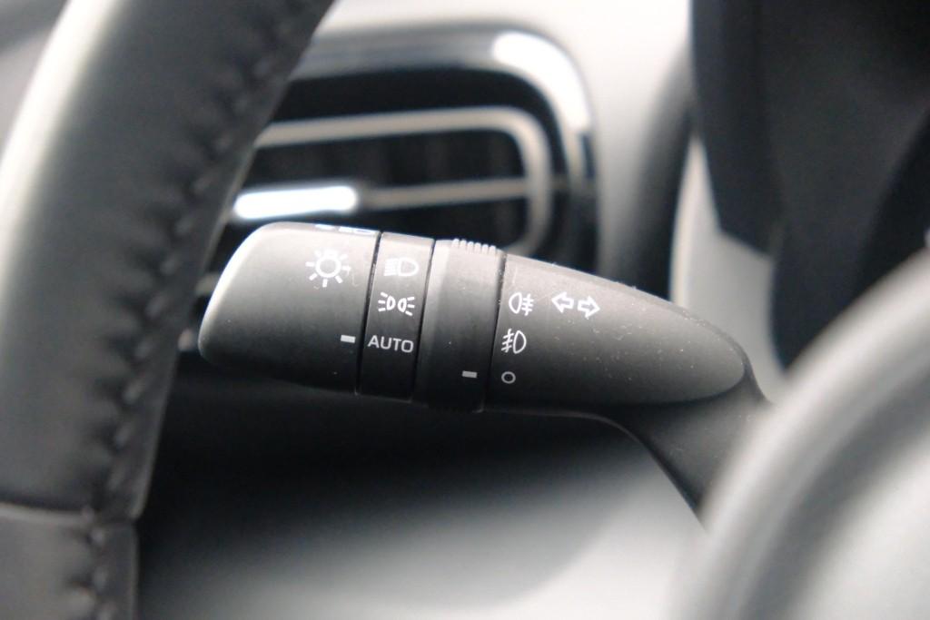 Toyota Yaris Cross 1.5 Hybrid 115pk CVT Dynamic | App Connect | Climate | Adaptive Cruise | Camera | PDC | Stoelverwarming | Stuurwiel Verwarmd afbeelding 11
