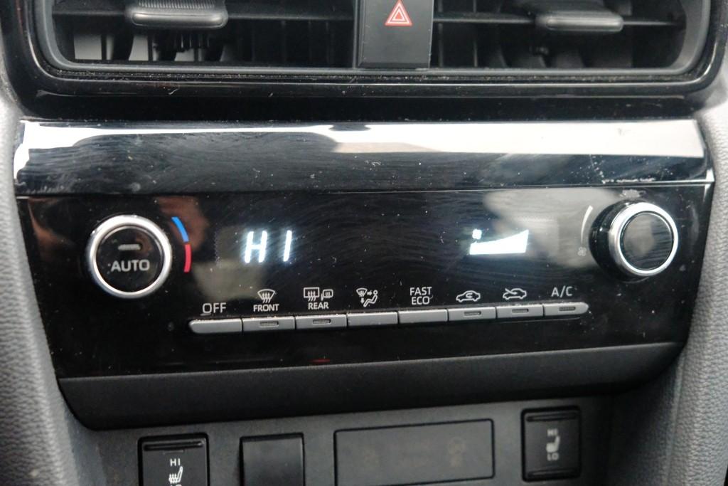 Toyota Yaris Cross 1.5 Hybrid 115pk CVT Dynamic | App Connect | Climate | Adaptive Cruise | Camera | PDC | Stoelverwarming | Stuurwiel Verwarmd afbeelding 22