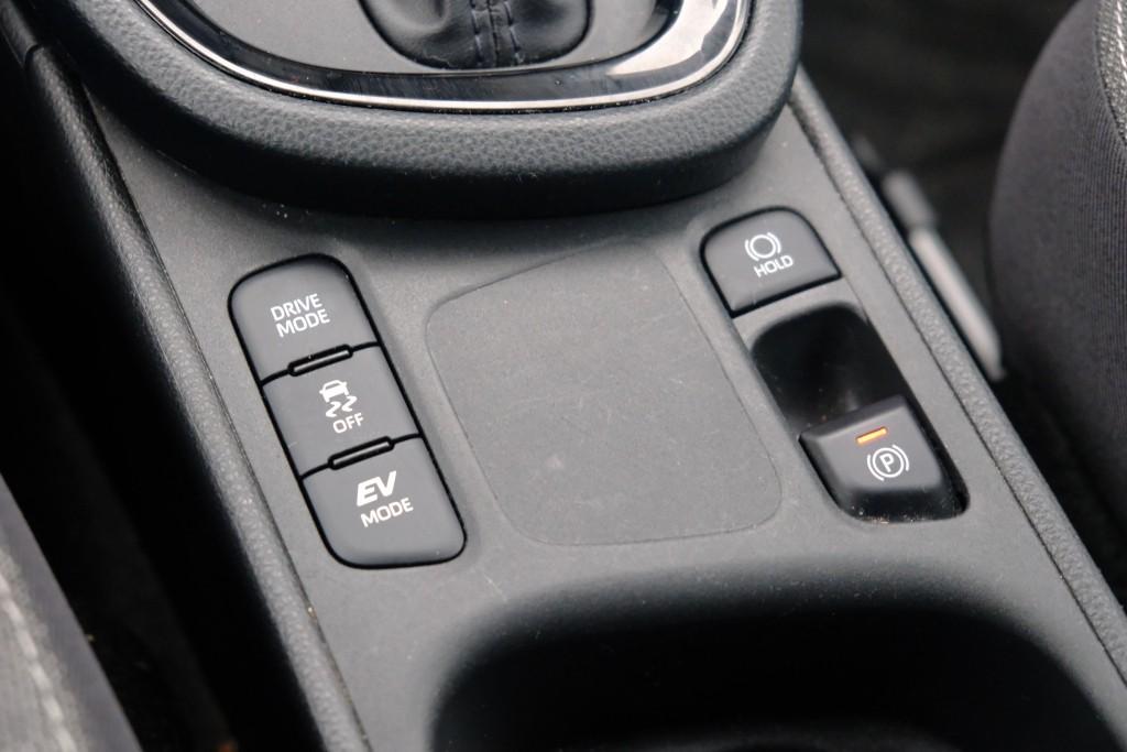 Toyota Yaris Cross 1.5 Hybrid 115pk CVT Dynamic | App Connect | Climate | Adaptive Cruise | Camera | PDC | Stoelverwarming | Stuurwiel Verwarmd afbeelding 25