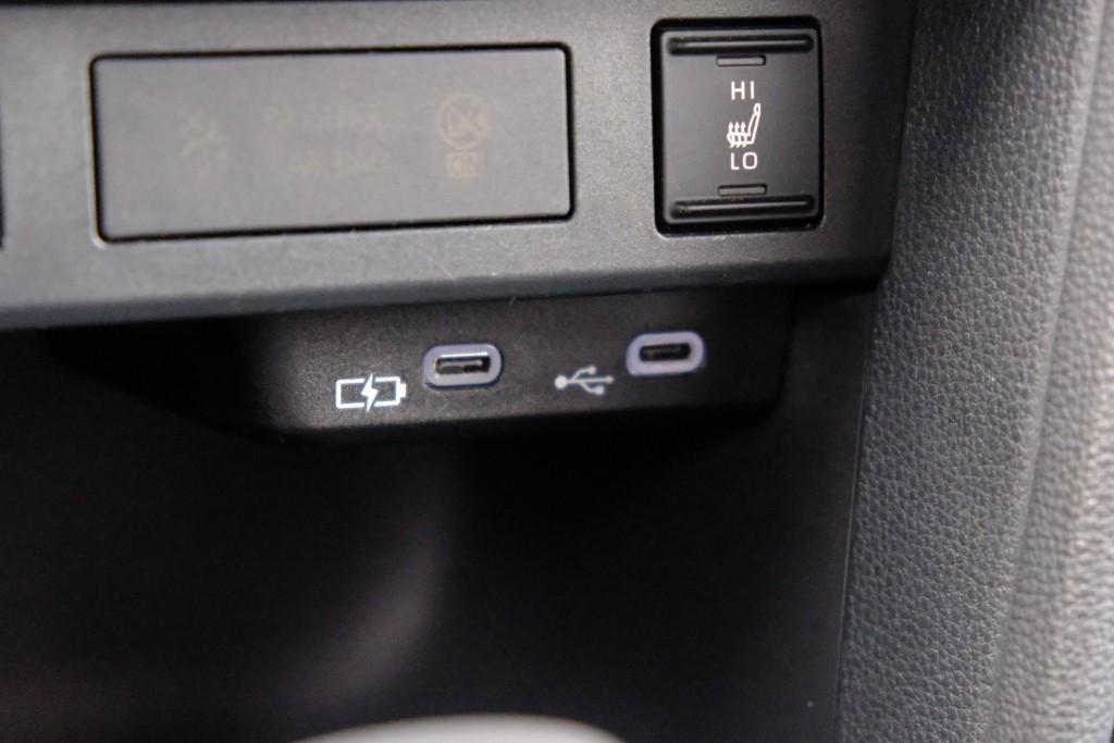 Toyota Yaris Cross 1.5 Hybrid 115pk CVT Dynamic | App Connect | Climate | Adaptive Cruise | Camera | PDC | Stoelverwarming | Stuurwiel Verwarmd afbeelding 26