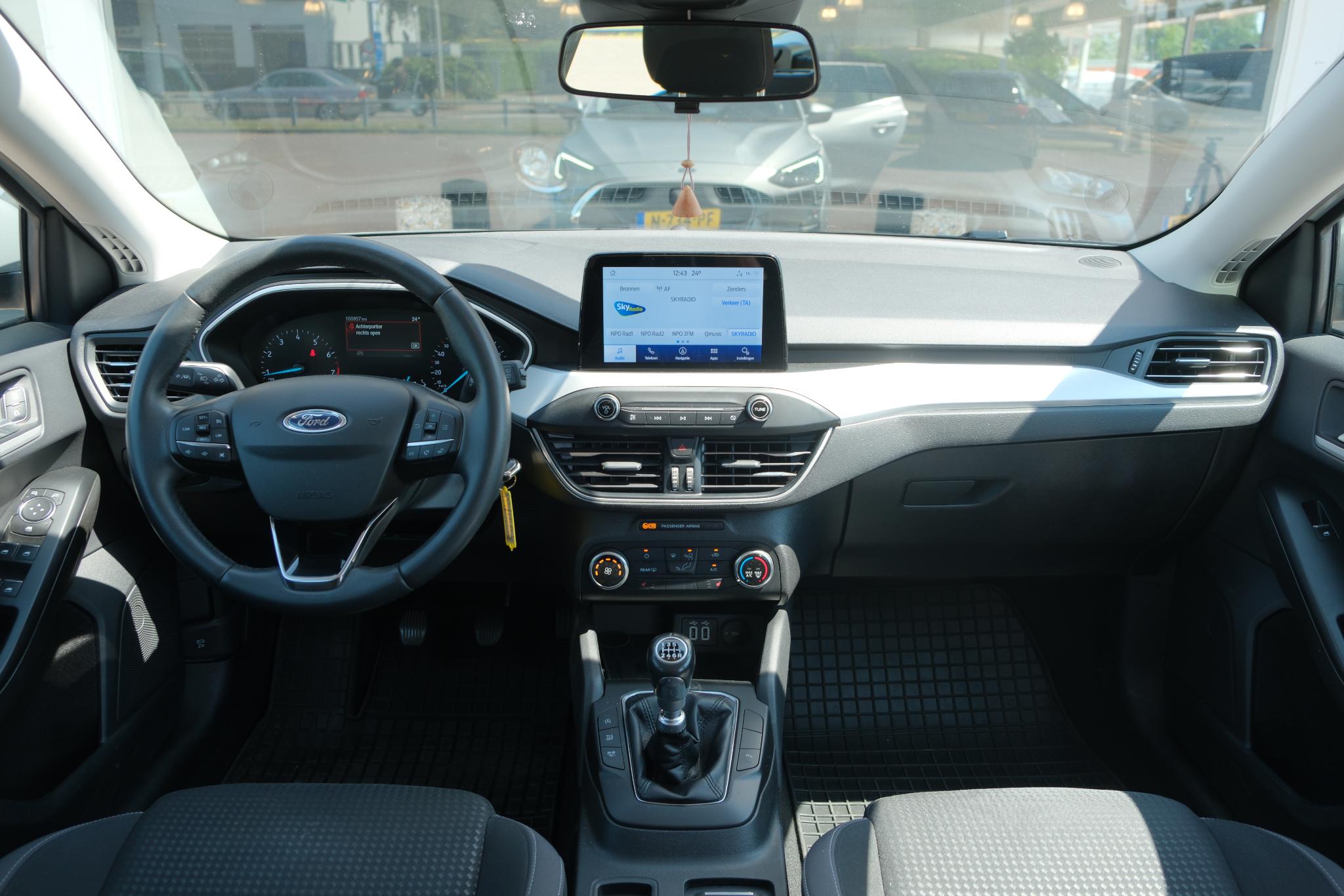 Ford Focus Wagon 1.0 EcoBoost 125pk Active Business | Navi | Camera | PDC | Cruise afbeelding 2