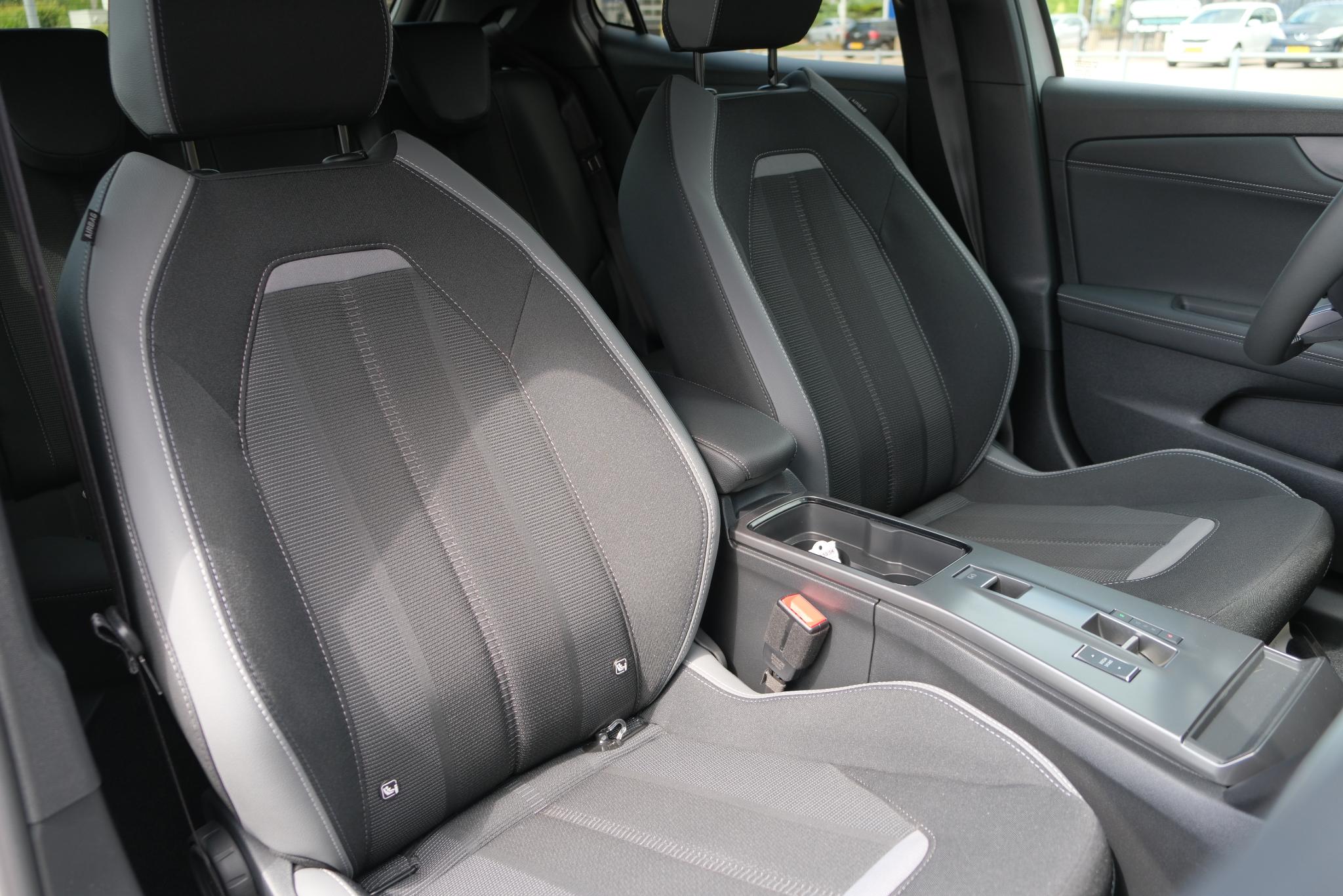 Opel Mokka-e 54 kWh GS | Navi | App Connect | Climate | Adaptive Cruise | Camera | Dodehoek | Camera | PDC afbeelding 9