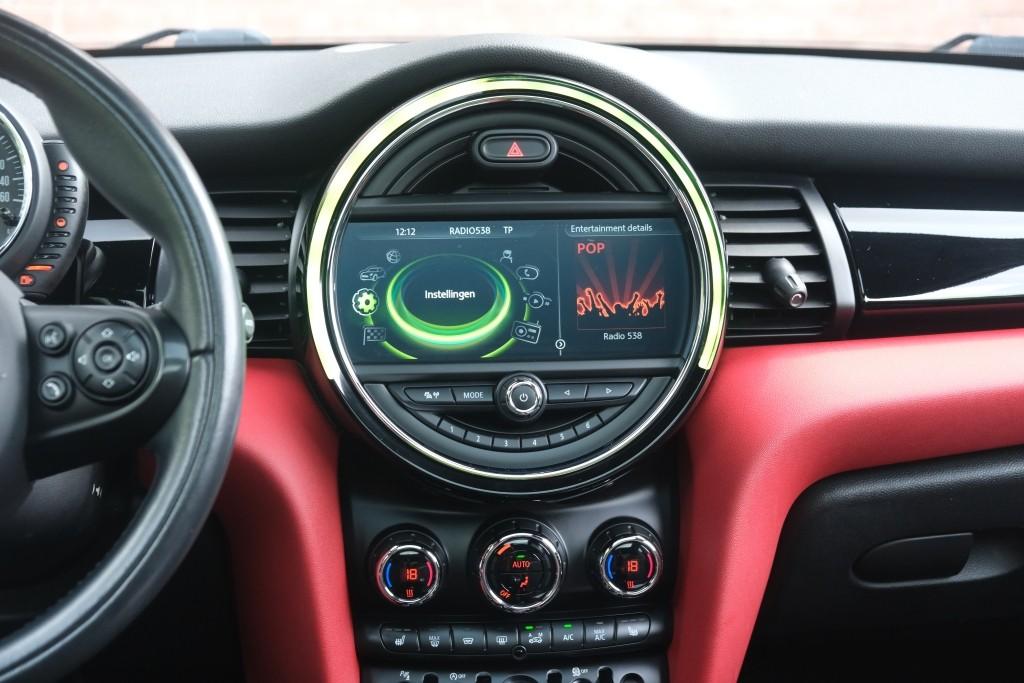 MINI Cooper S 192pk Chili Serious Business | JCW Pakket | Panoramadak | Keyless | Camera | Harman/kardon | Winter Pakket afbeelding 10