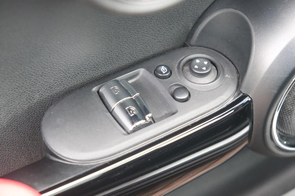 MINI Cooper S 192pk Chili Serious Business | JCW Pakket | Panoramadak | Keyless | Camera | Harman/kardon | Winter Pakket afbeelding 19