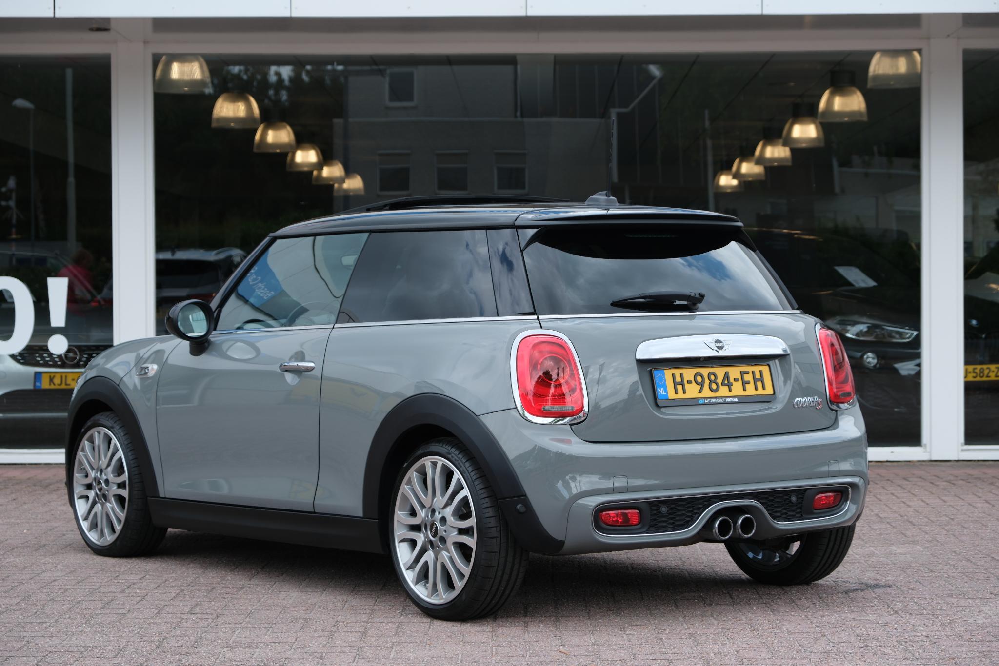 MINI Cooper S 192pk Chili Serious Business | JCW Pakket | Panoramadak | Keyless | Camera | Harman/kardon | Winter Pakket afbeelding 34