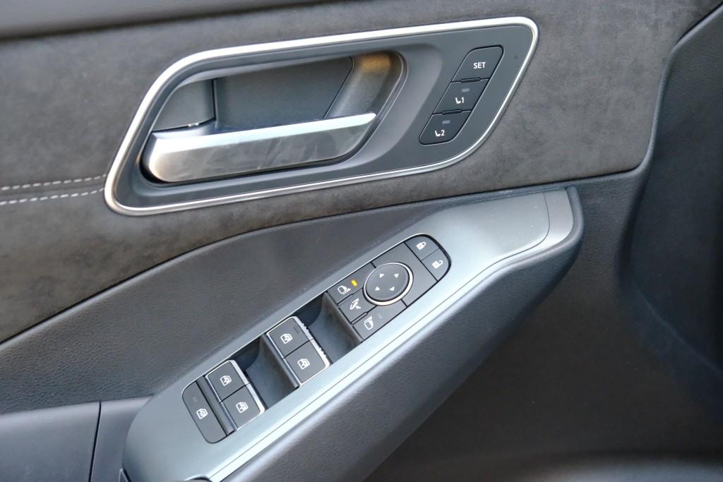 Nissan QASHQAI 1.3 MHEV Xtronic 158pk Tekna Plus | Navi | App Connect | Adaptive Cruise | Panoramadak | Keyless | 360° Camera | Bose | Elektrische Achterklep afbeelding 27