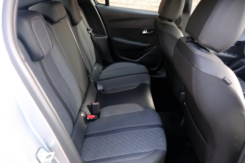 Peugeot 208 1.2 PureTech 100pk Style | Private Lease vanaf € 349,- p.m. afbeelding 3