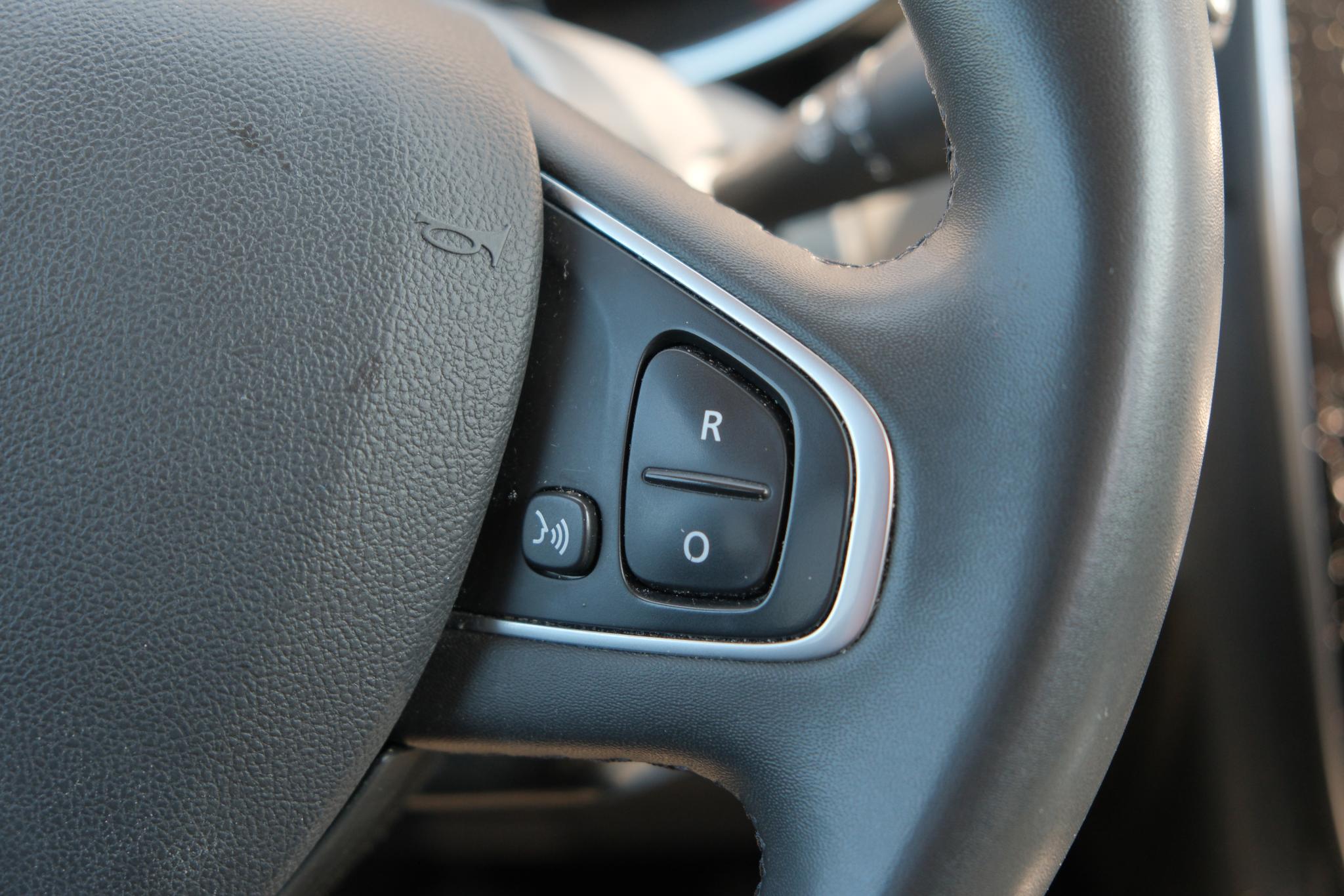Renault Clio Estate 0.9 TCe 90pk Limited | Navi | Trekhaak | Airco | PDC afbeelding 12