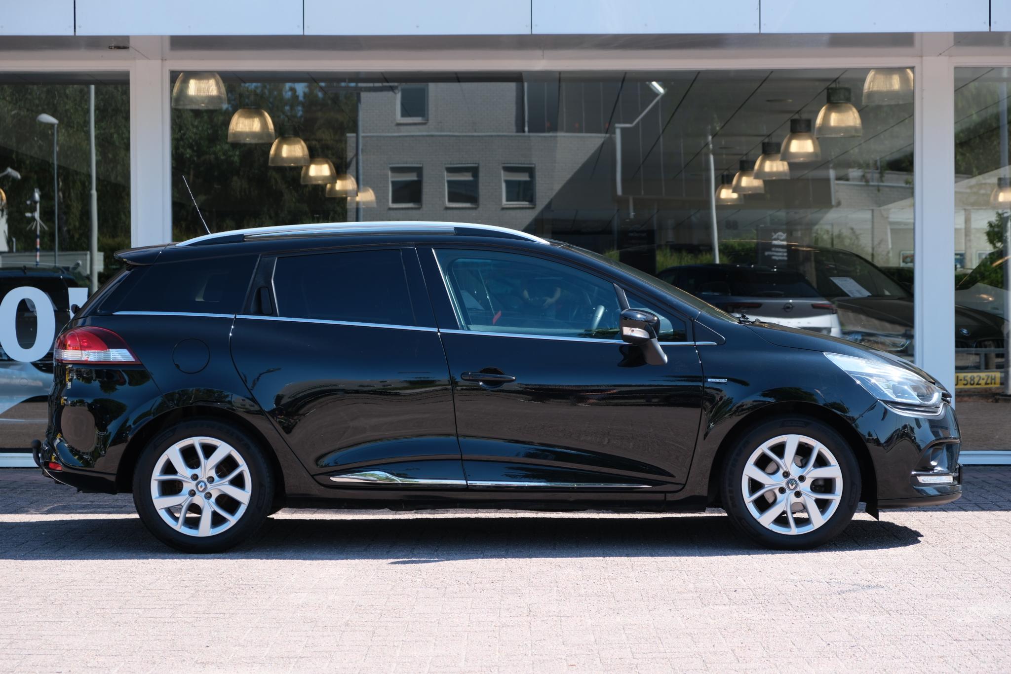 Renault Clio 0.9 TCe 90pk Estate Limited | Navi | Airco | PDC | Trekhaak afbeelding 4