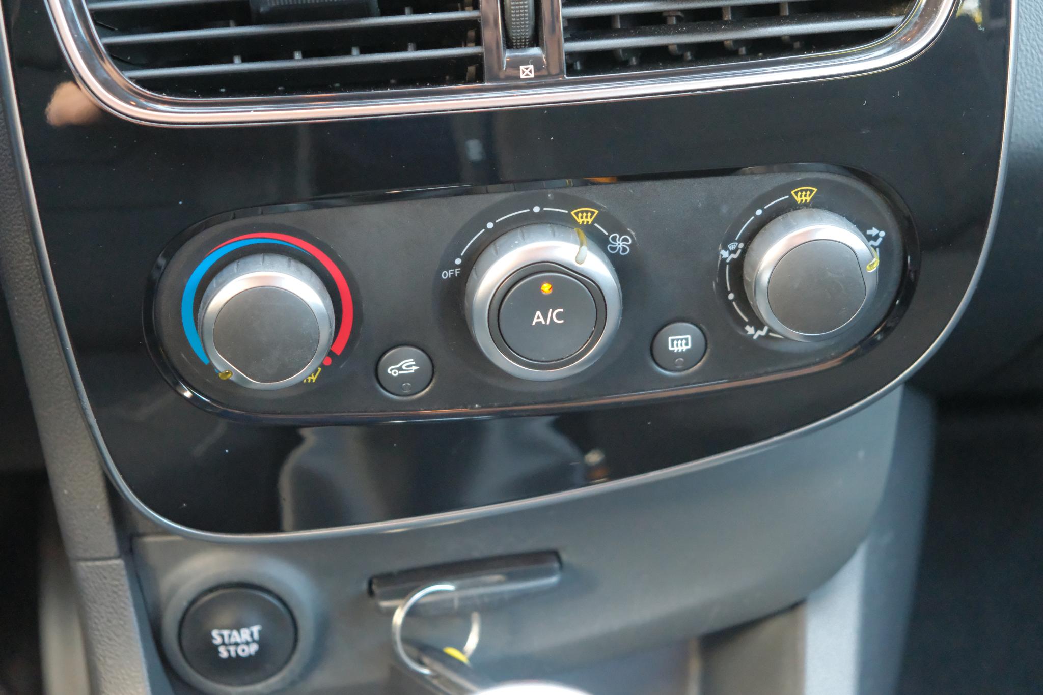 Renault Clio 0.9 TCe 90pk Estate Limited | Navi | Airco | PDC | Trekhaak afbeelding 11