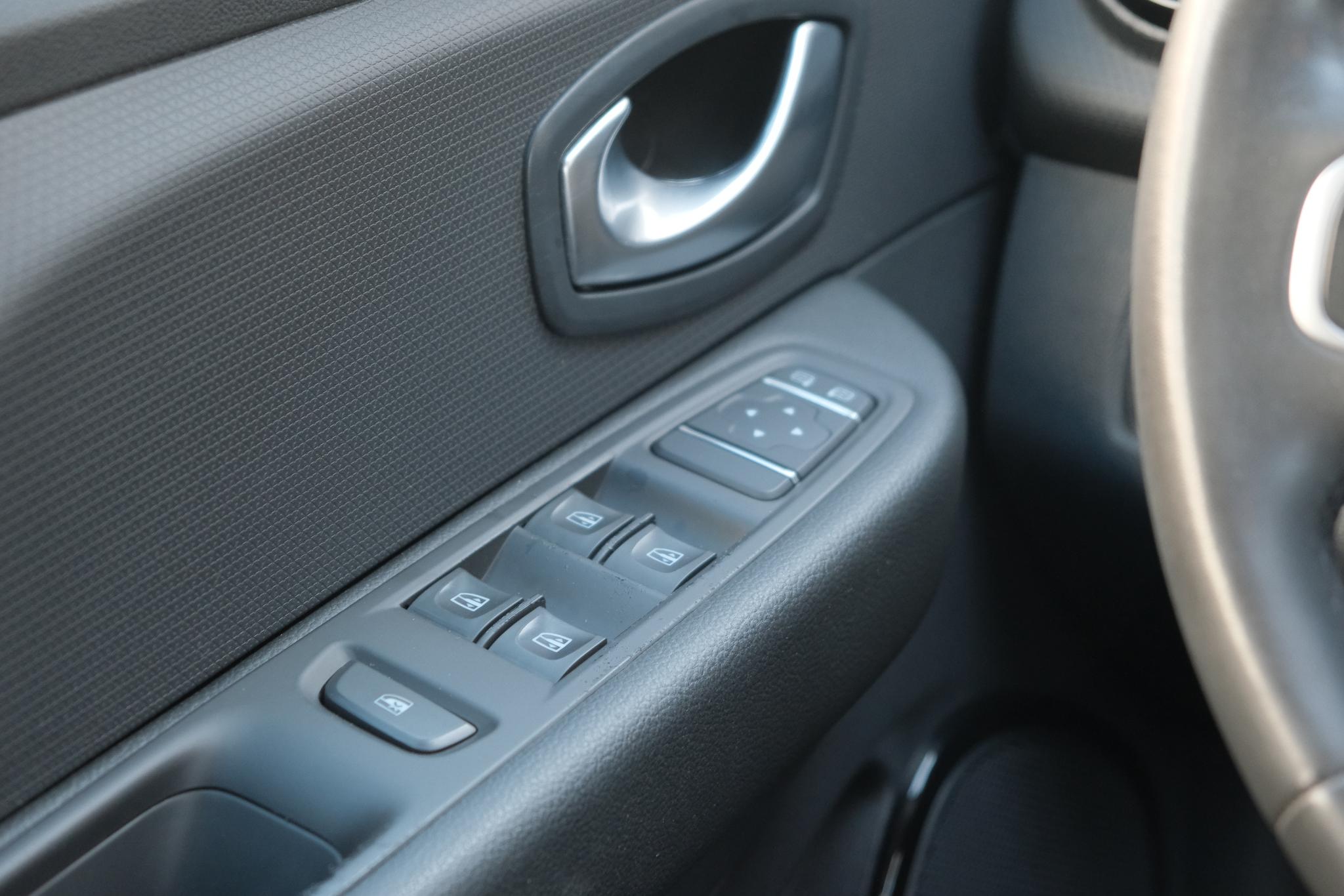 Renault Clio 0.9 TCe 90pk Estate Limited | Navi | Airco | PDC | Trekhaak afbeelding 16