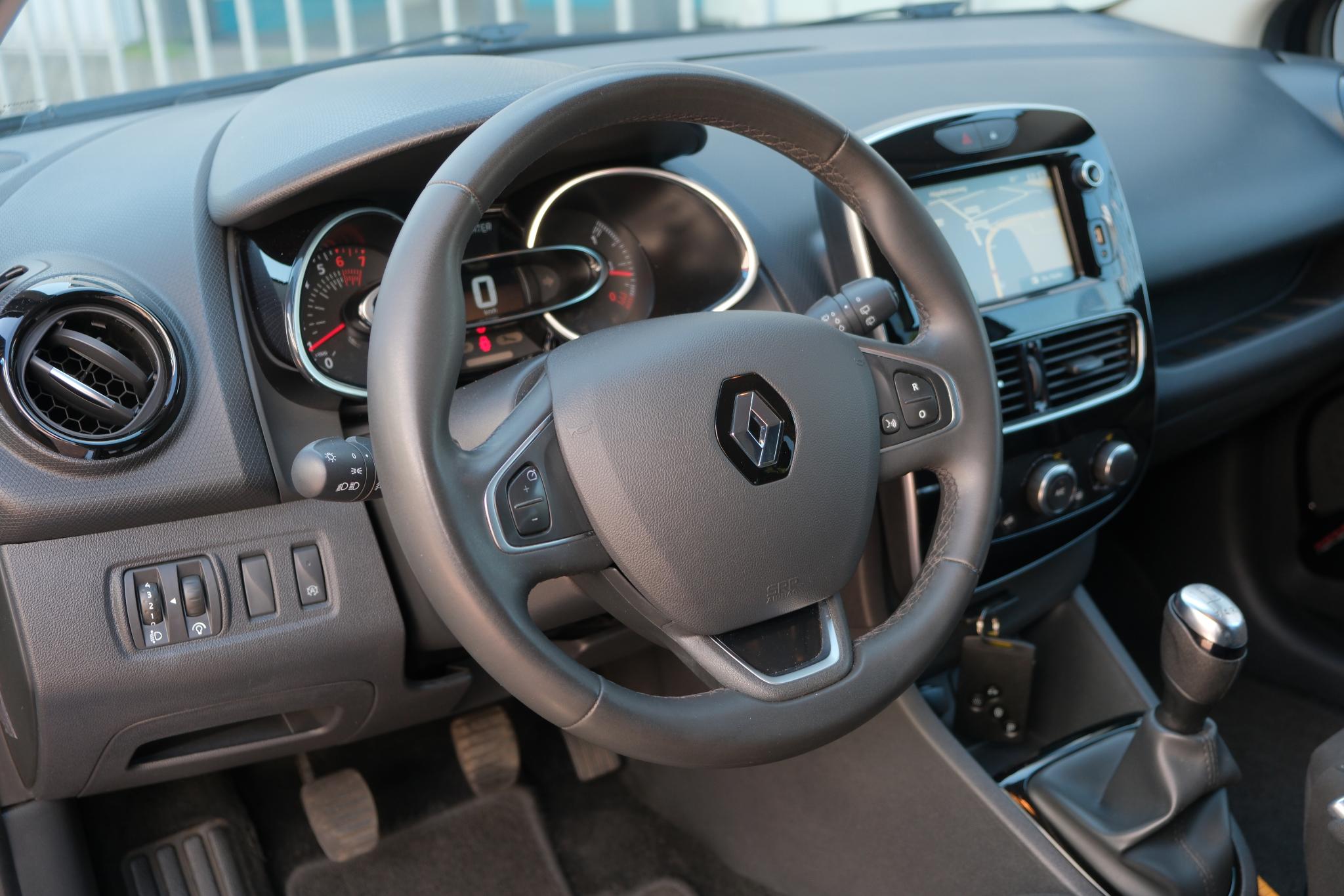 Renault Clio 0.9 TCe 90pk Estate Limited | Navi | Airco | PDC | Trekhaak afbeelding 17