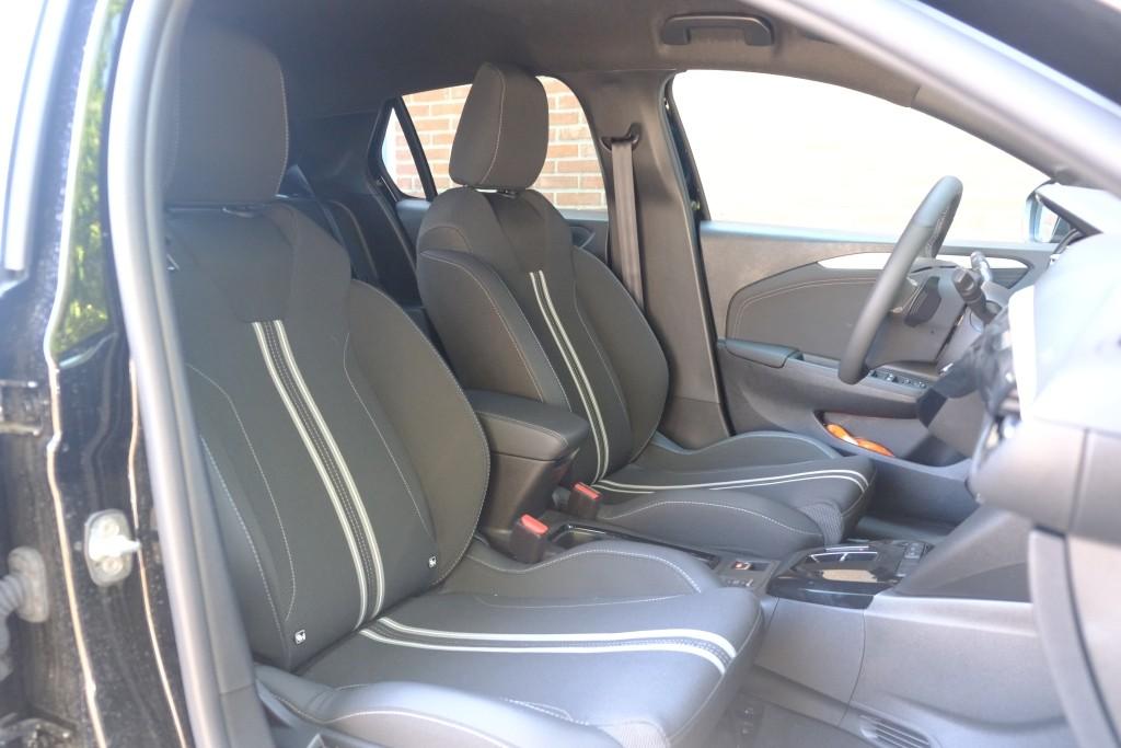 Opel Corsa 1.2 Turbo Hybrid 145pk eDCT6 GS | Navi | App Connect | Climate | Adaptive Cruise | Camera | Keyless | Winter Pakket afbeelding 6