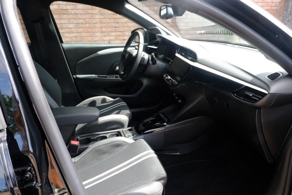 Opel Corsa 1.2 Turbo Hybrid 145pk eDCT6 GS | Navi | App Connect | Climate | Adaptive Cruise | Camera | Keyless | Winter Pakket afbeelding 4