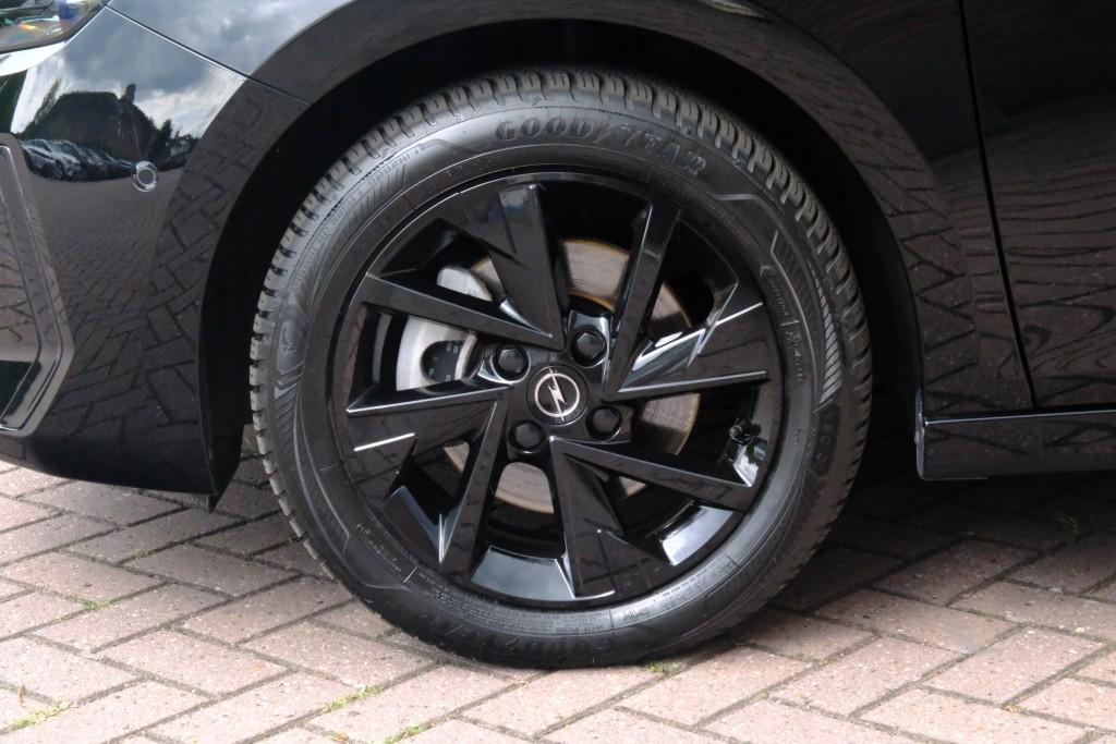 Opel Corsa 1.2 Turbo Hybrid 145pk eDCT6 GS | Navi | App Connect | Climate | Adaptive Cruise | Camera | Keyless | Winter Pakket afbeelding 26