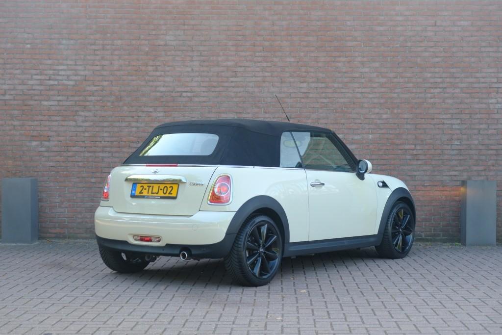 MINI Cooper Cabrio 1.6 122pk Pepper | Climate | Cruise | Leder | Stoelverwarming | PDC | Trekhaak afbeelding 33