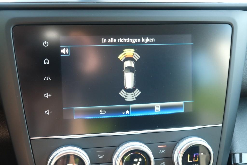 Renault Kadjar 1.3 TCe 140pk EDC Limited | Navi | App Connect | Climate | Cruise | PDC | Trekhaak afbeelding 17