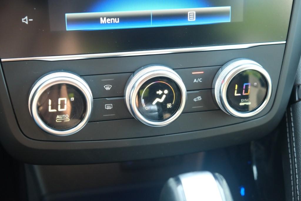 Renault Kadjar 1.3 TCe 140pk EDC Limited | Navi | App Connect | Climate | Cruise | PDC | Trekhaak afbeelding 20