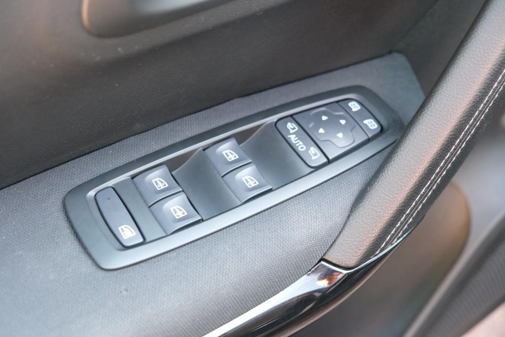Renault Kadjar 1.3 TCe 140pk EDC Limited | Navi | App Connect | Climate | Cruise | PDC | Trekhaak afbeelding 23