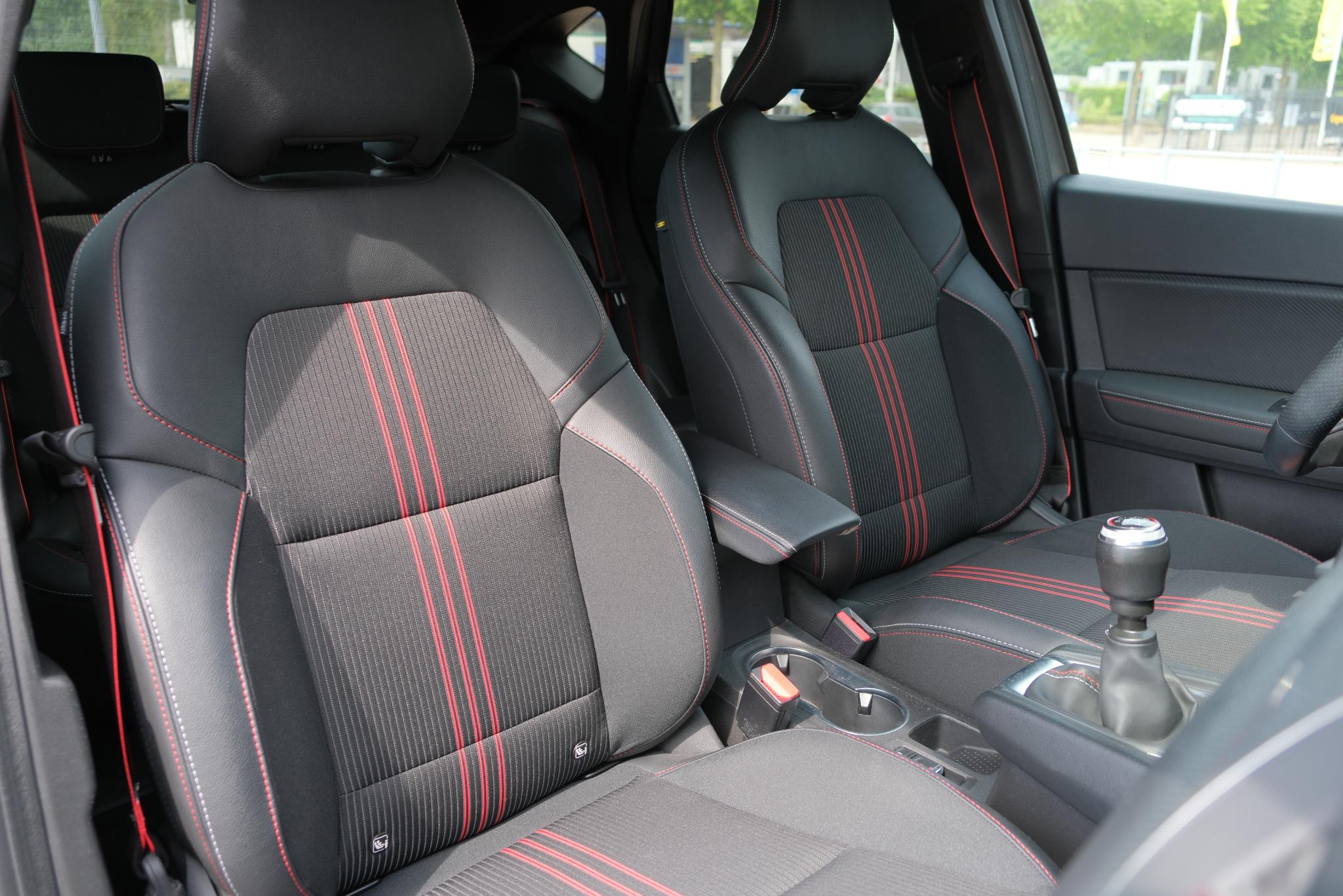 Renault Captur 1.3 TCe 140 R.S. Line | Navi | Climate | Cruise | Camera | PDC | Trekhaak afbeelding 9