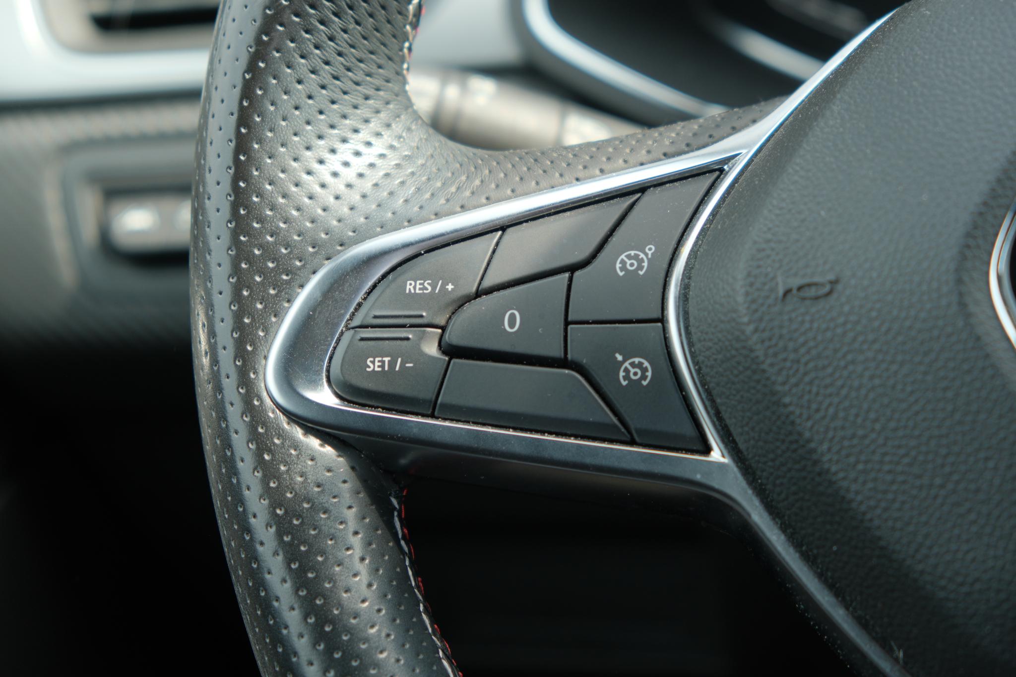 Renault Captur 1.3 TCe 140 R.S. Line | Navi | Climate | Cruise | Camera | PDC | Trekhaak afbeelding 15