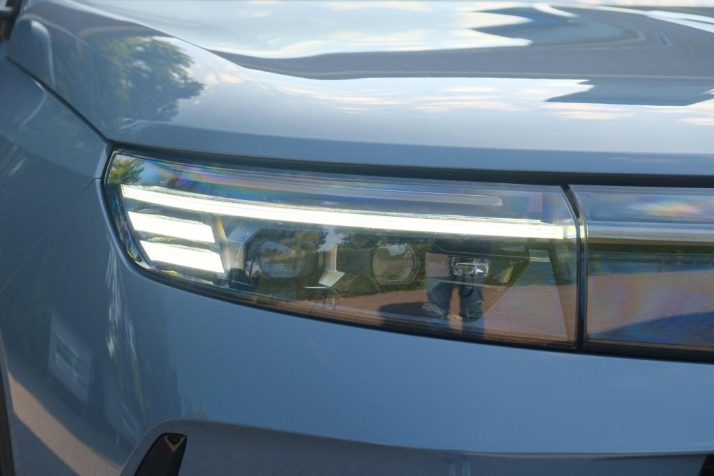 Opel Grandland 1.2 Turbo Hybrid 145pk eDCT6 GS | Navi | App Connect | Adaptive Cruise | Climate Control | Panoramadak | 360° Camera | Focal Audio | Keyless afbeelding 2